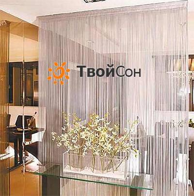 Шторы-нити на кухню (68 фото): как повесить нитяные кисеи? варианты оформления интерьера с балконной дверью шторами-нитками