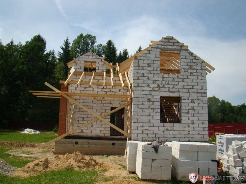 Дома из пеноблоков: плюсы и минусы, расчет, строительство, рекомендации