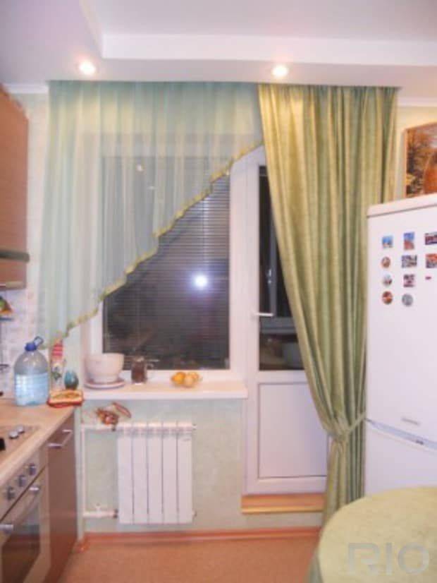 Шторы на кухне с балконной дверью – 4 варианта и 57 фото