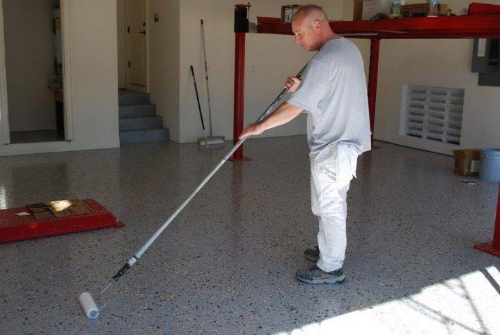 Краска для бетонных полов: виды, характеристики, техника нанесения