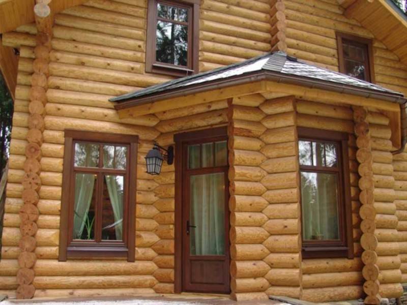 6 советов по выбору и установке окон в деревянный дом